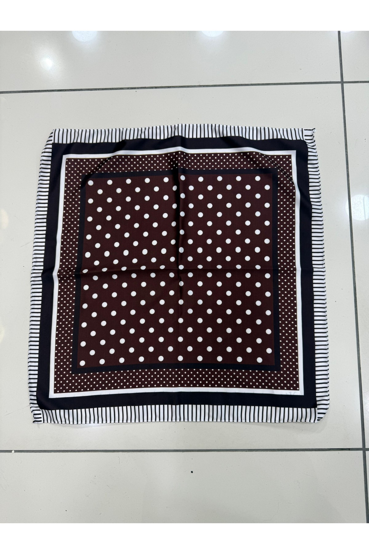 15408 Puantiyeli Kahverengi Bandana Fular 50x50 cm