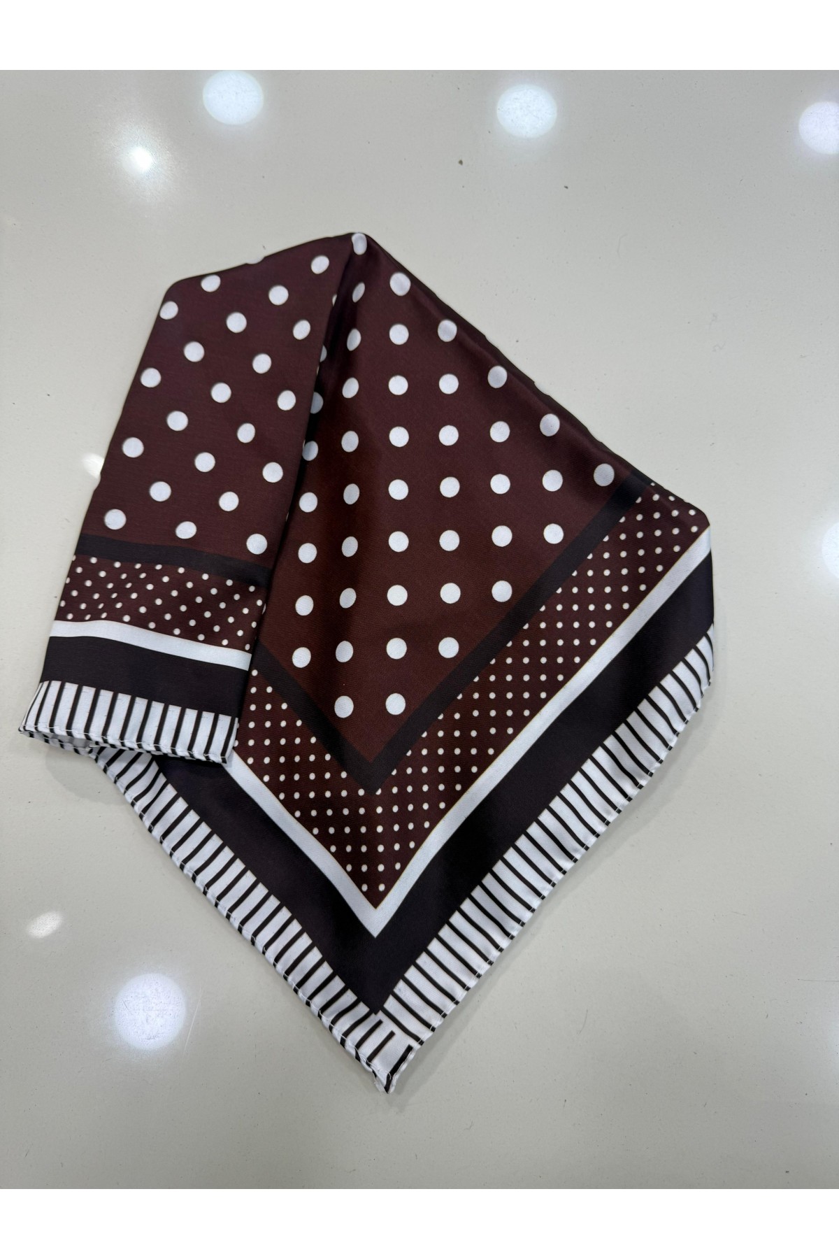15408 Puantiyeli Kahverengi Bandana Fular 50x50 cm