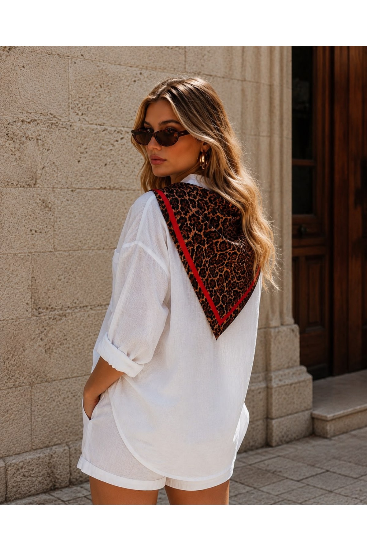 15418 Leopar Desenli Vizon Bandana Fular 70x70 cm