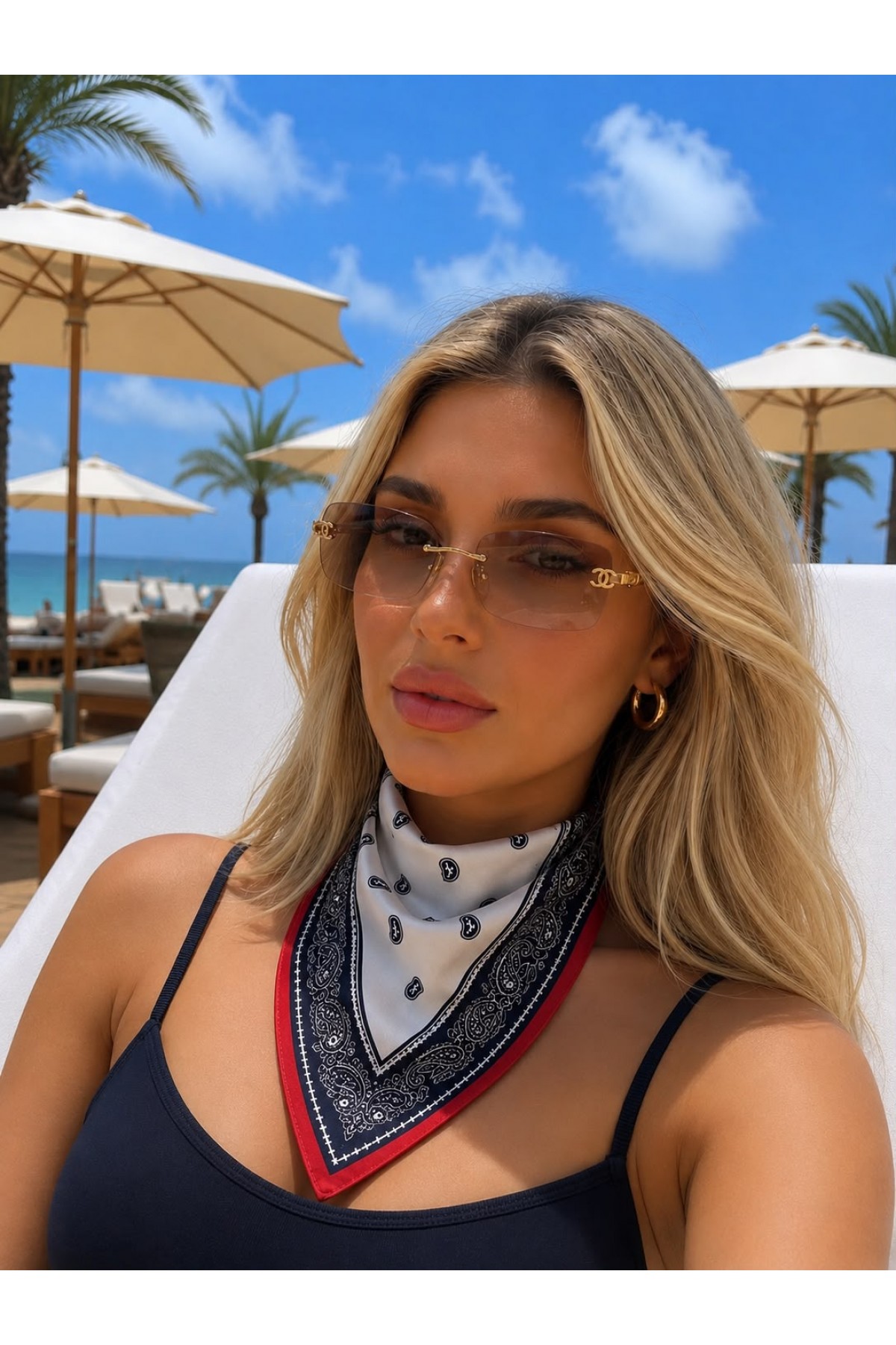 13749-7 Kırmızı Kenarlıklı Lacivert Saten Bandana Fular 70x70 cm