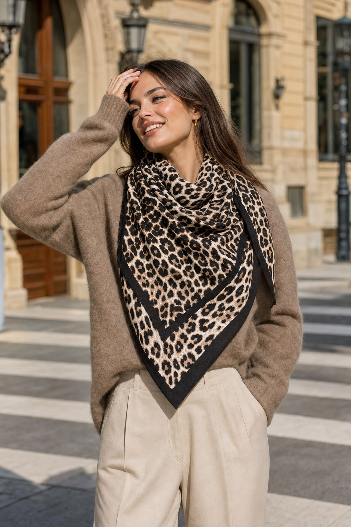 S030 Ekru Leopar Desen Kare Şal 110x110 cm