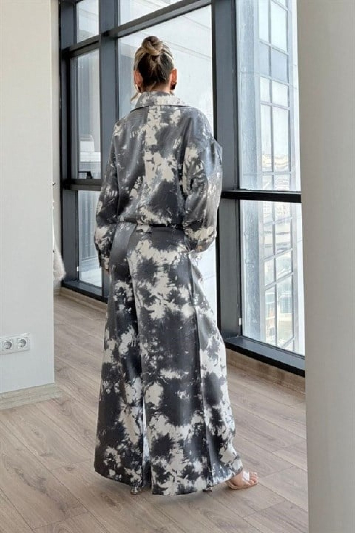 Geniş Paça Pantolonlu Bomber Ceketli Batik Desen Takım 10340