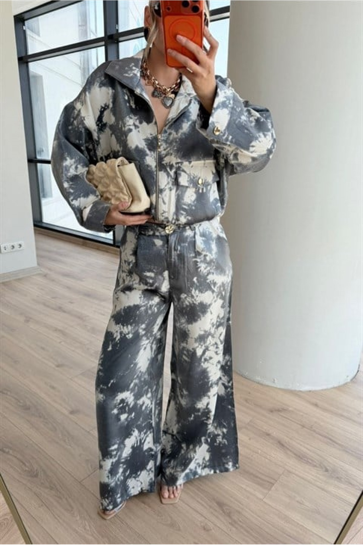 Geniş Paça Pantolonlu Bomber Ceketli Batik Desen Takım 10340