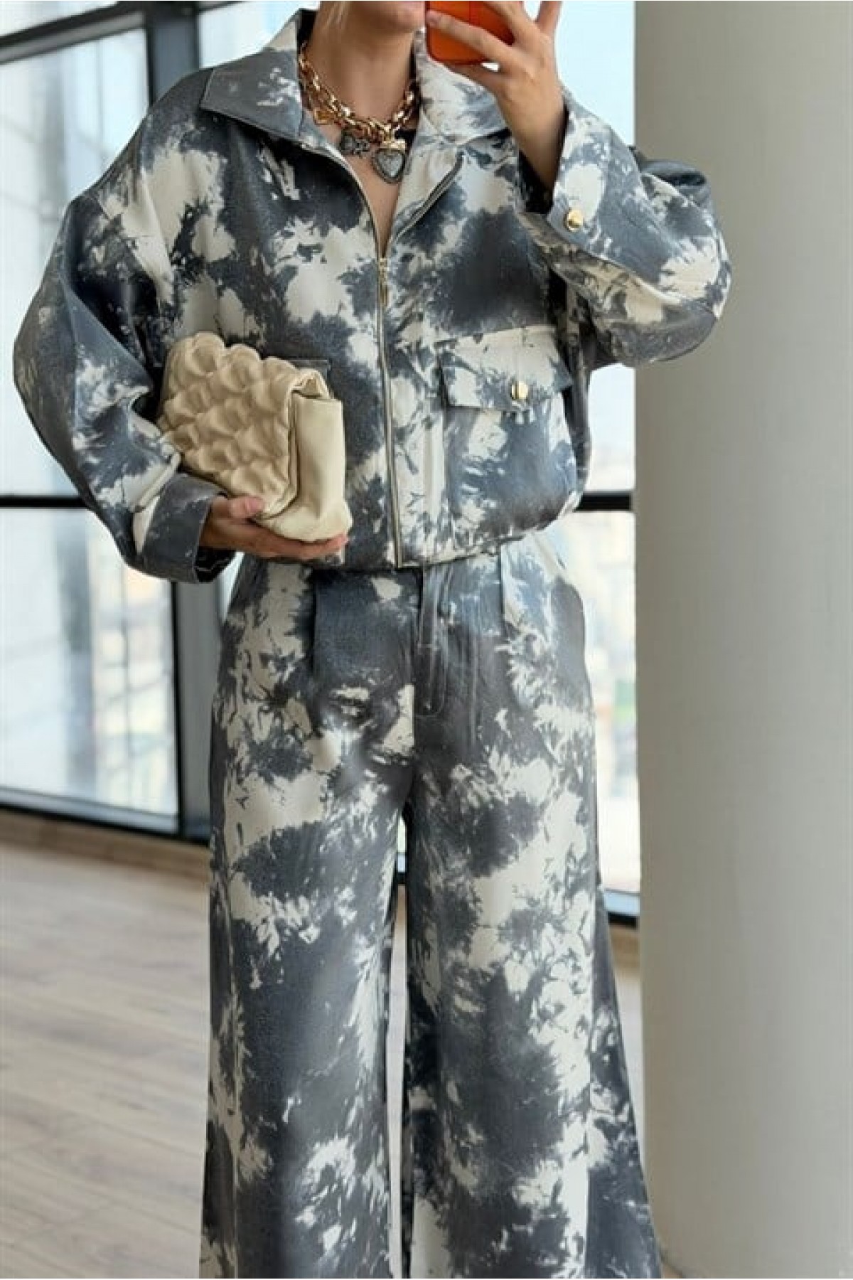 Geniş Paça Pantolonlu Bomber Ceketli Batik Desen Takım 10340