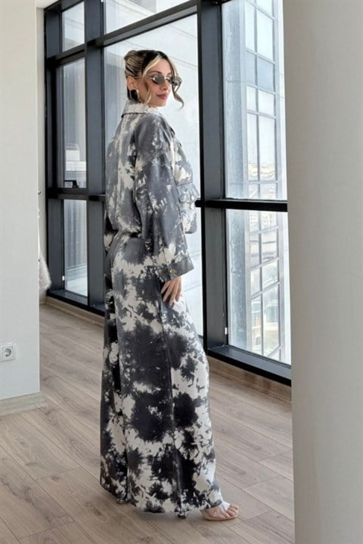 Geniş Paça Pantolonlu Bomber Ceketli Batik Desen Takım 10340