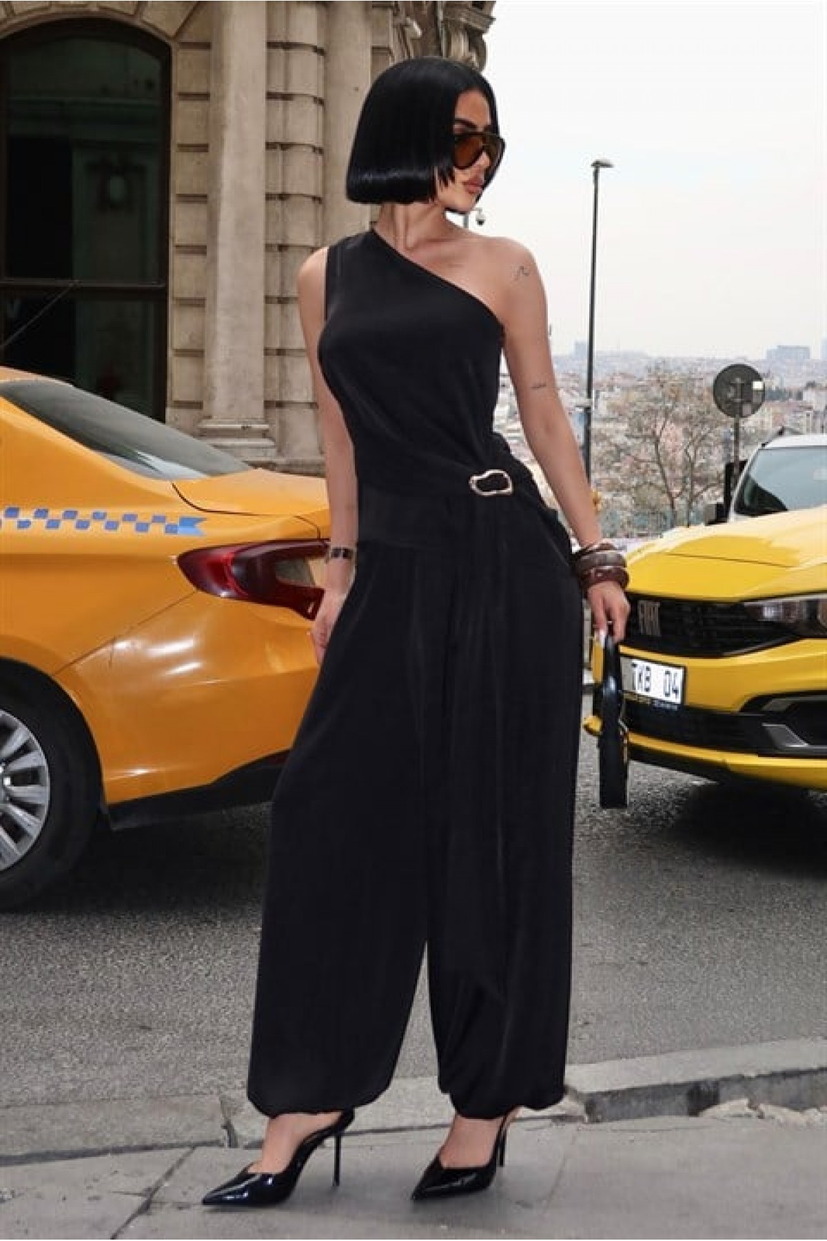 Beli Toka Detaylı Tek Omuzlu Takım  10331