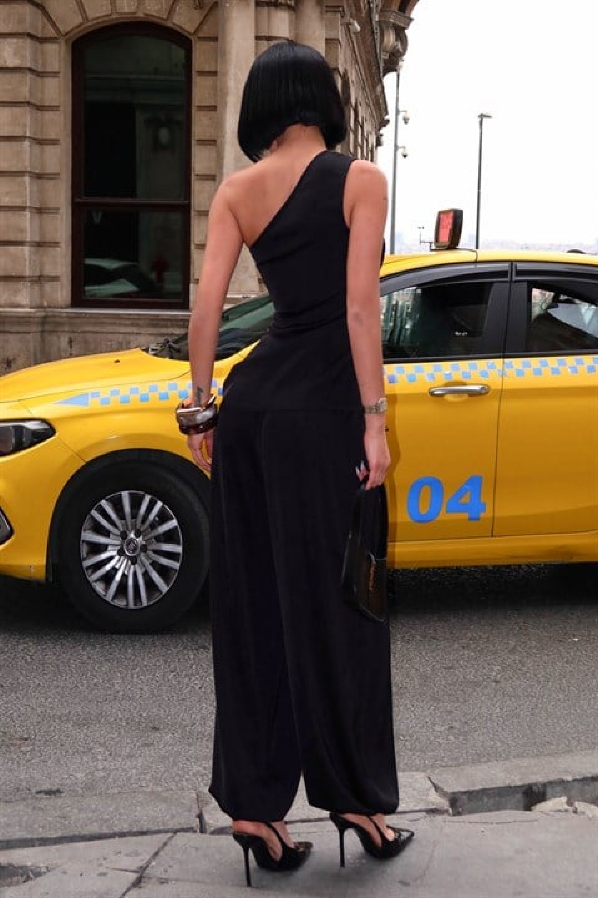 Beli Toka Detaylı Tek Omuzlu Takım  10331