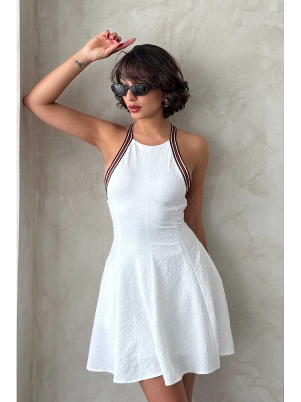 فستان مخطط بدون أكمام 