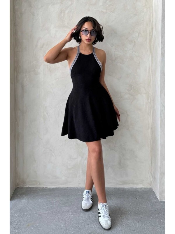 فستان مخطط بدون أكمام 