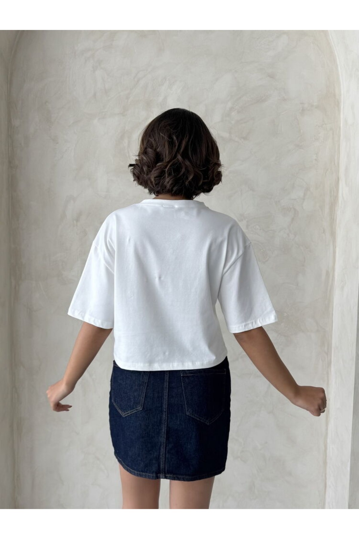 تي شيرت بالجملة مع تفاصيل الجيب