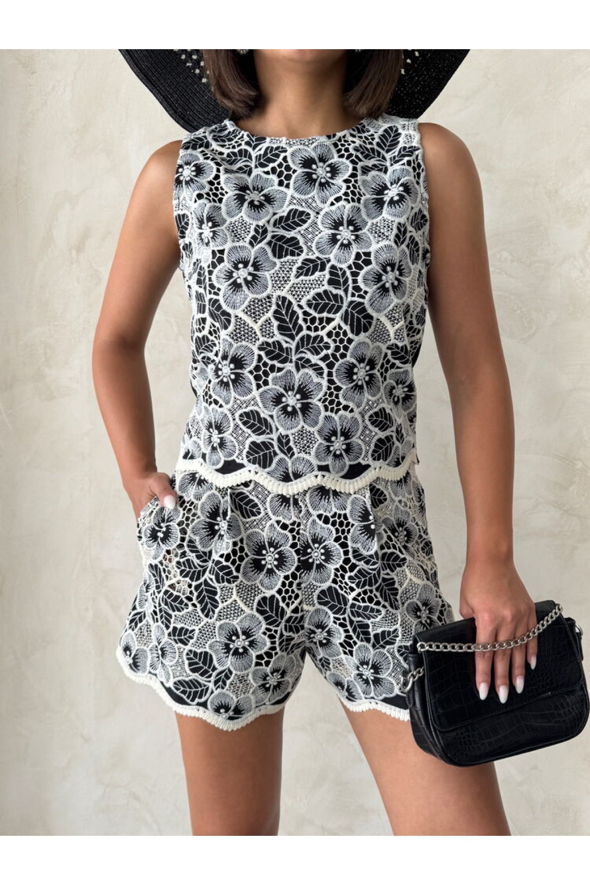 شورت دانتيل 