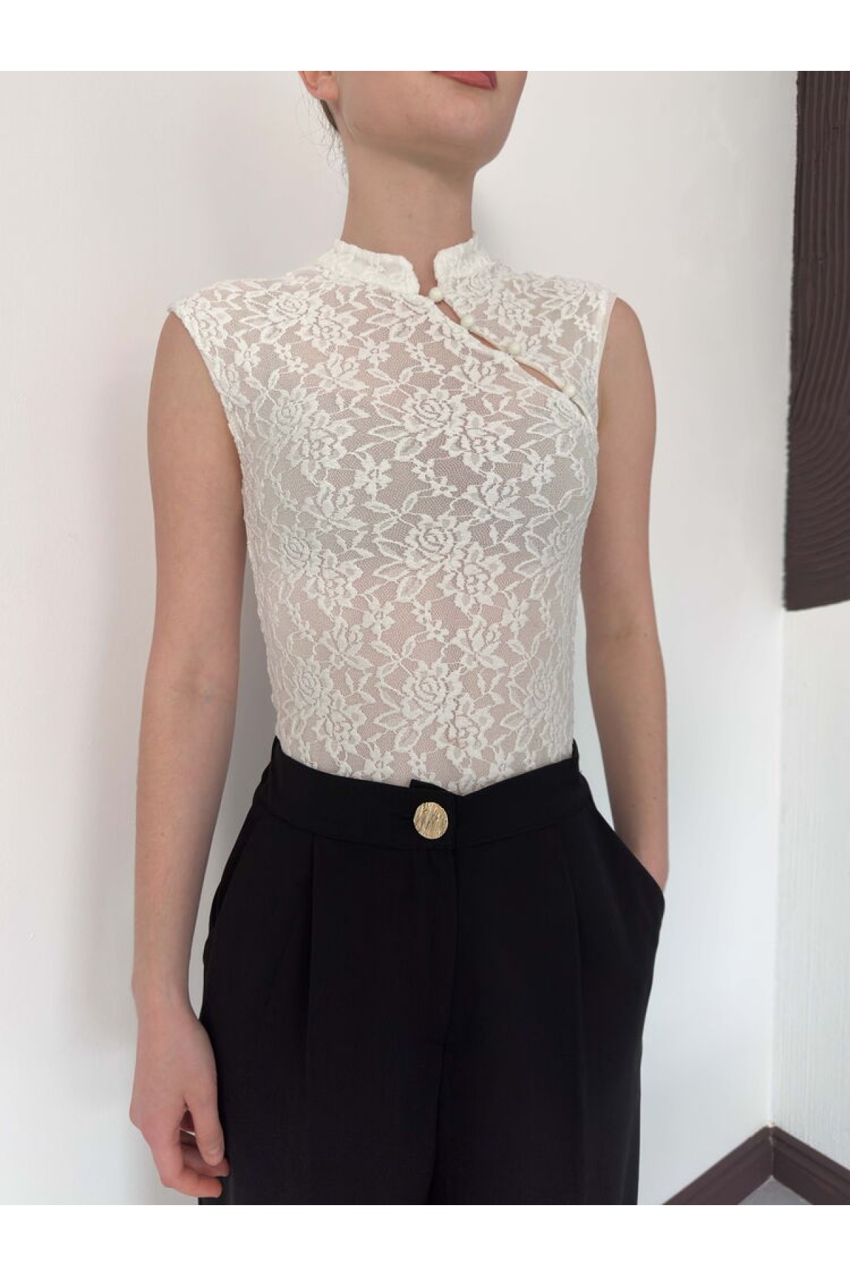 D 2997 KOLSUZ DANTEL BLUZ - KREM