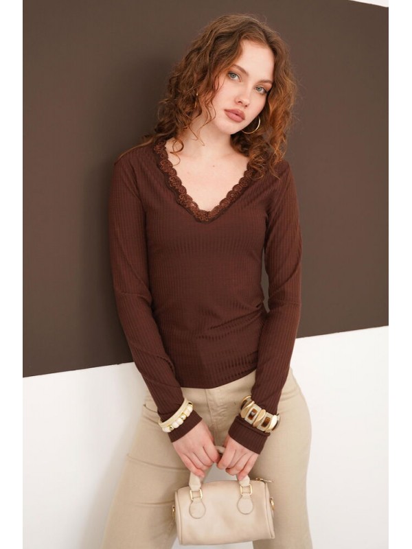 Yakası Dantel Detaylı Toptan Bluz - Kahve | F2088 - Topshow