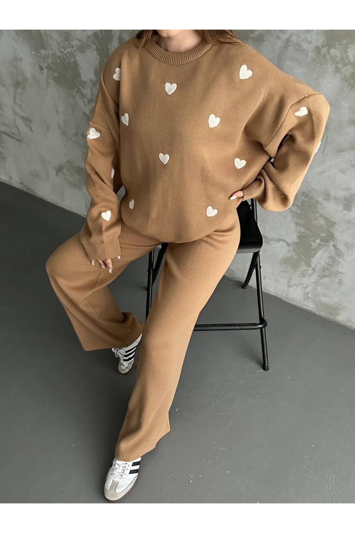 Kalp Detaylı Triko İkili Takım  -Vizon