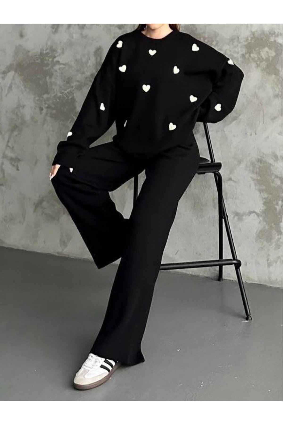 Kalp Detaylı Triko İkili Takım  -Mat Siyah