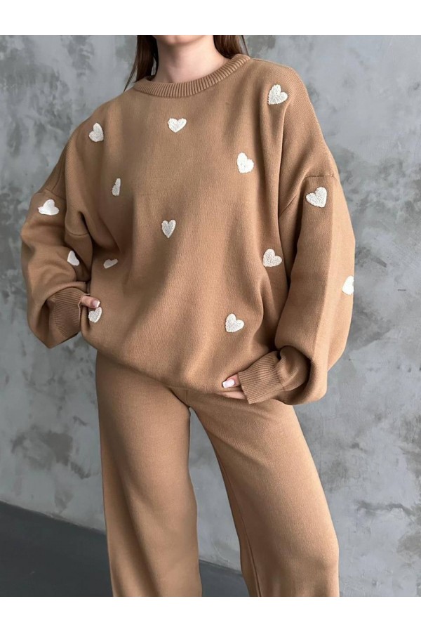 Kalp Detaylı Triko İkili Takım  -Vizon