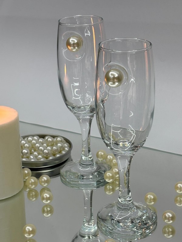 Pearl-Detailed Cocktail Glass -White