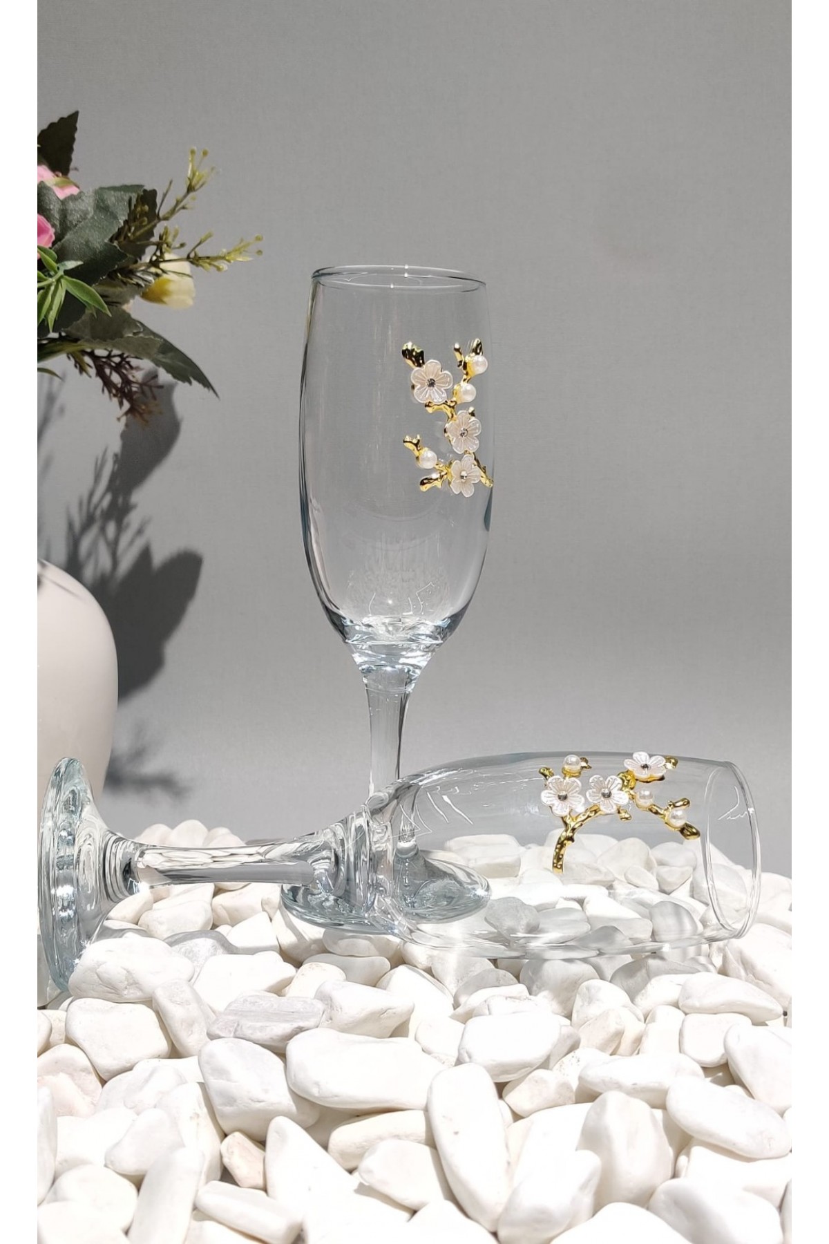 Spring Branch Set of 2 Serving Glasses -White