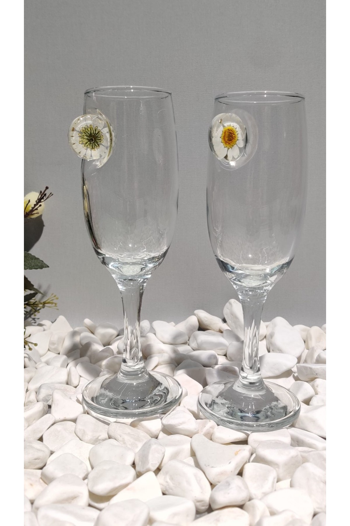 Upright Daisy 2-Piece Serving Cup Set -White