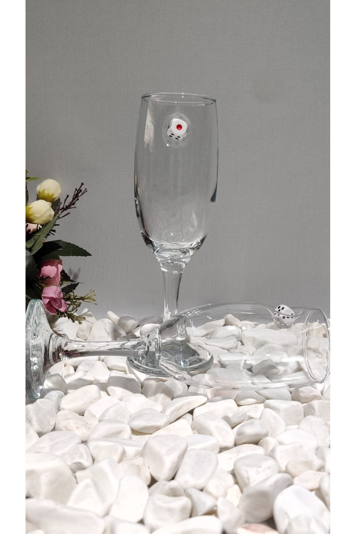 Dice Detailed Set of 2 Serving Glasses -White