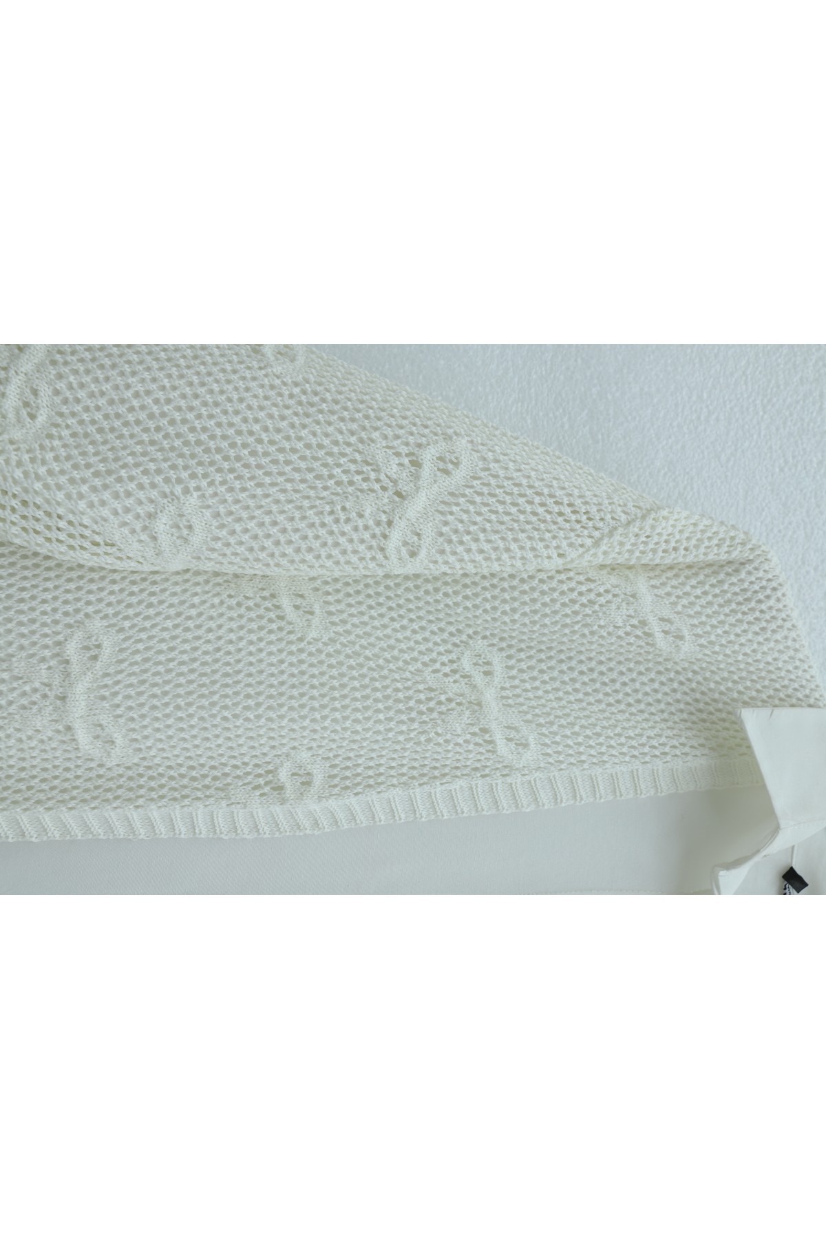 Fiyonk Desenli Ajurlu Triko Hırka -Beyaz