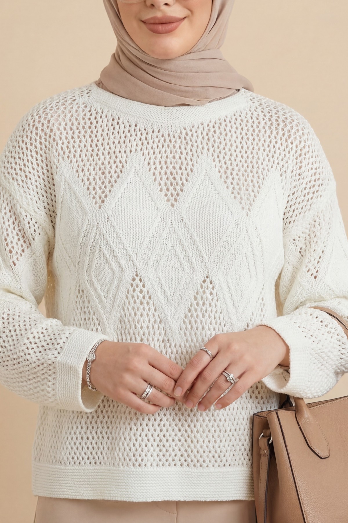 Önü Ve Kolları Desenli Ajurlu Triko Kazak -Beyaz