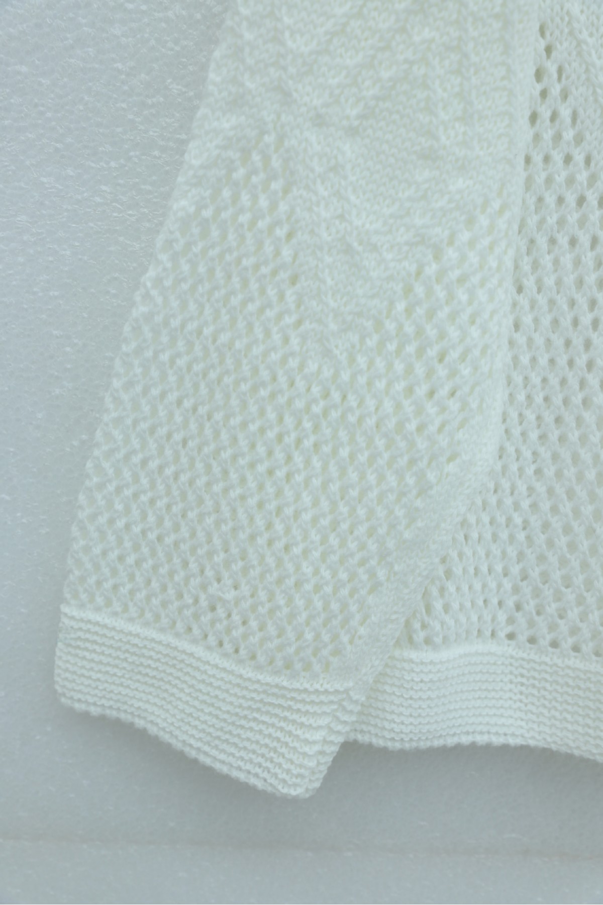 Önü Ve Kolları Desenli Ajurlu Triko Kazak -Beyaz