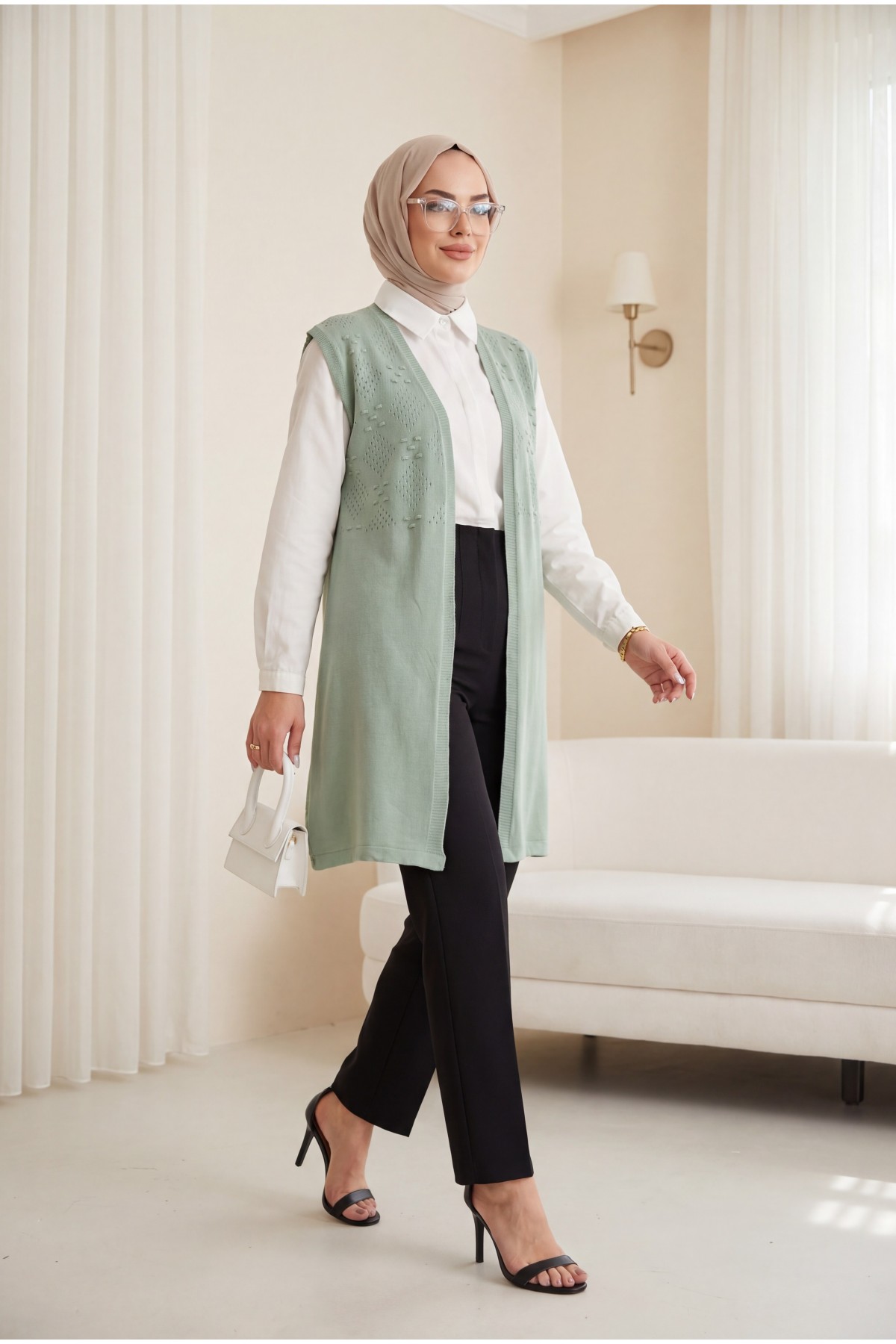 Ponpon Detaylı Ajurlu Triko Yelek -Mint