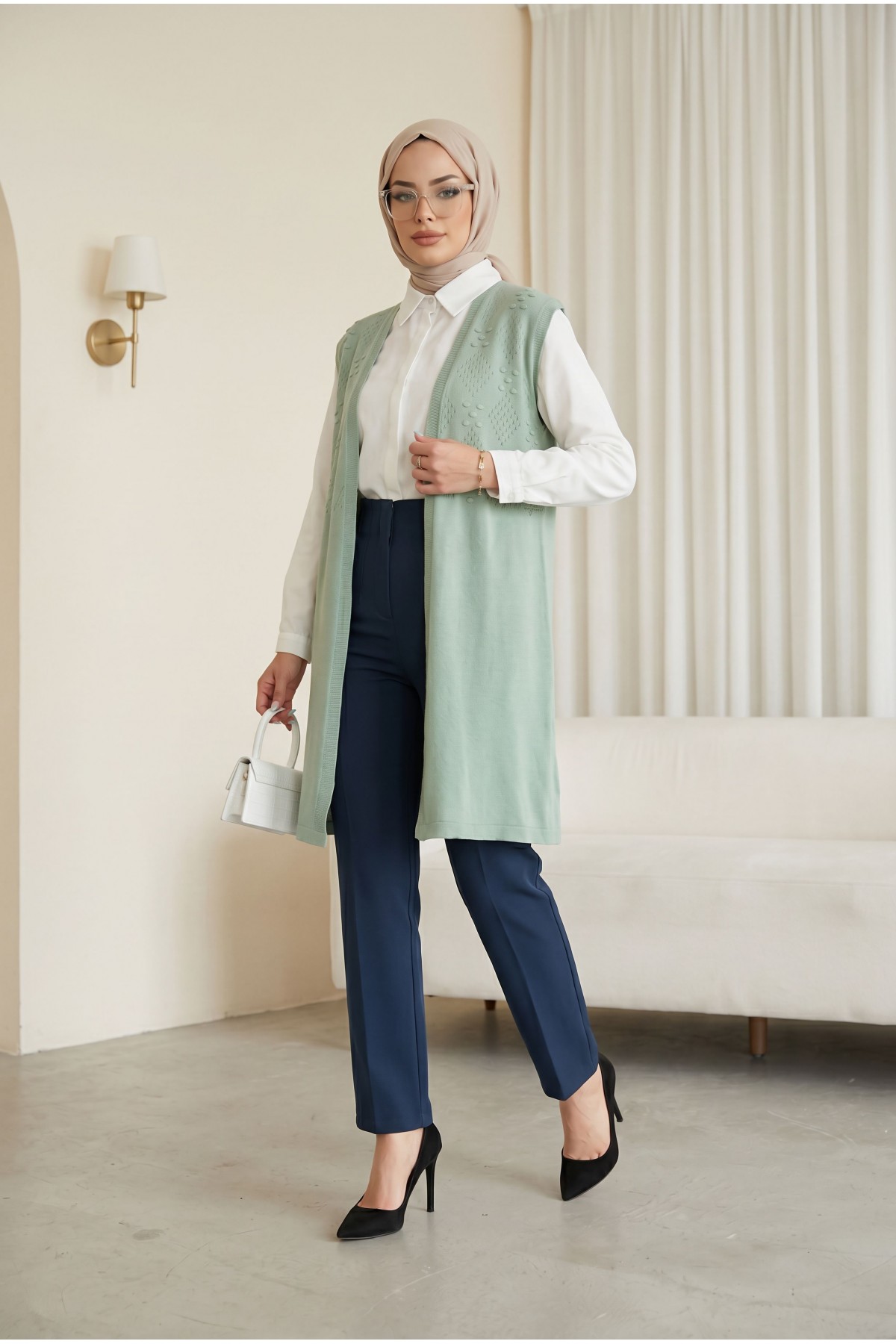 Ponpon Detaylı Ajurlu Triko Yelek -Mint