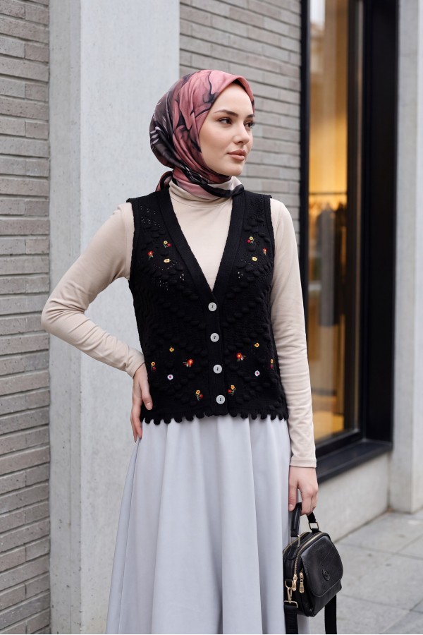 Pom-pom Embroidered Flower Openwork Knit Vest -Black