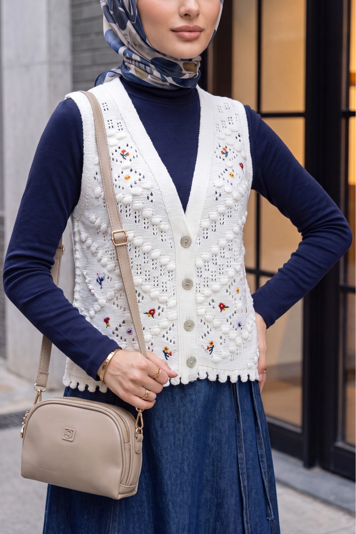 Pom-pom Embroidered Flower Openwork Knit Vest -Ecru