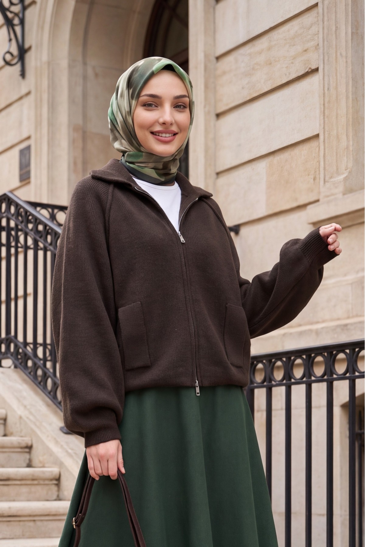 كارديجان محبوك بياقة بولو وسحاب وجيب -بني محروق