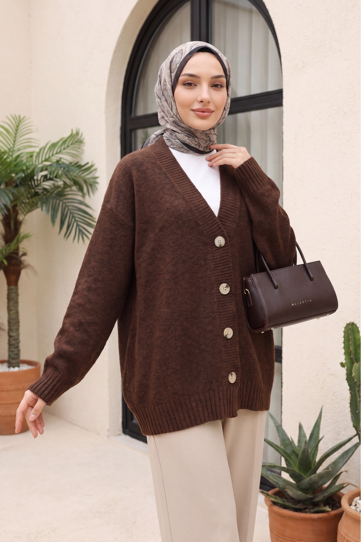 Button-front V-neck Loose Knit Cardigan -Brown