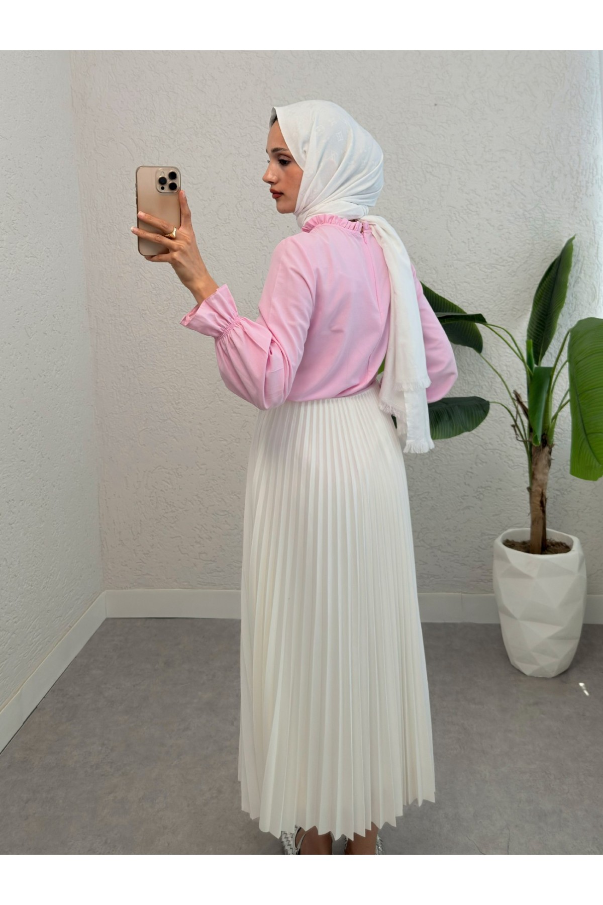 Pleated Collar Blouse     -Pink