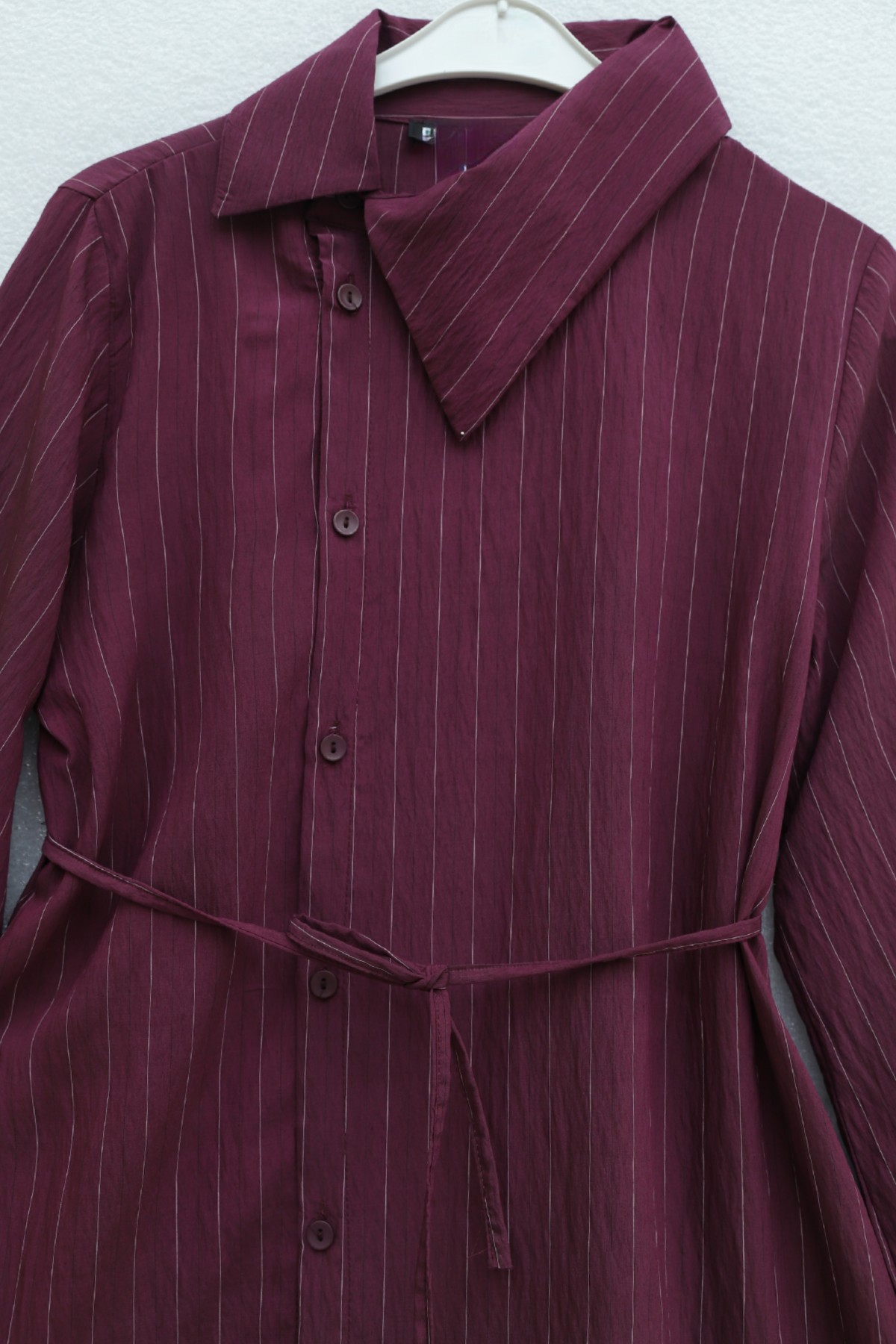 Yandan Yakalı Boydan Düğmeli Çizgili Bağcıklı Krinkıl Gömlek -Mürdüm