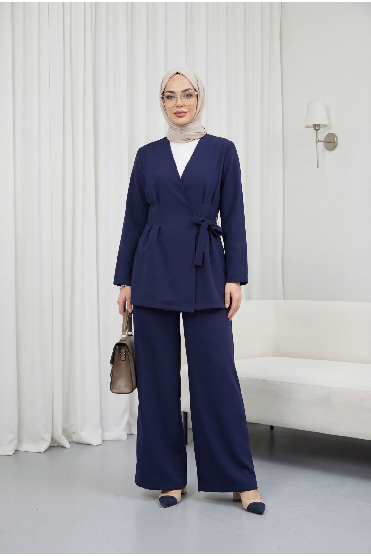 Pens Detaylı Önü Çapraz Bağlamalı Pantolonlu İthal Krep Takım -Laci