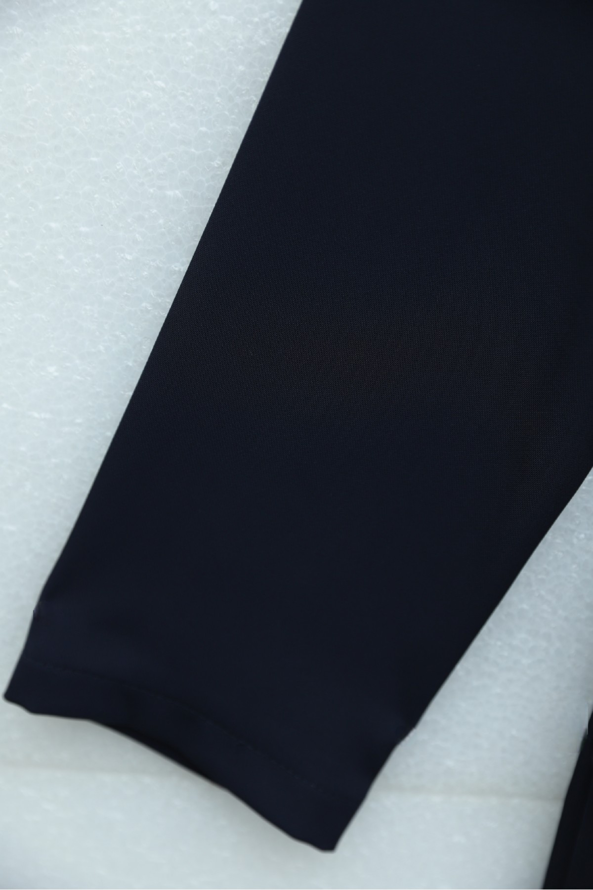 Çapraz Alerli Tokalı Yuvarlak Yaka İthal Krep Elbise -Laci