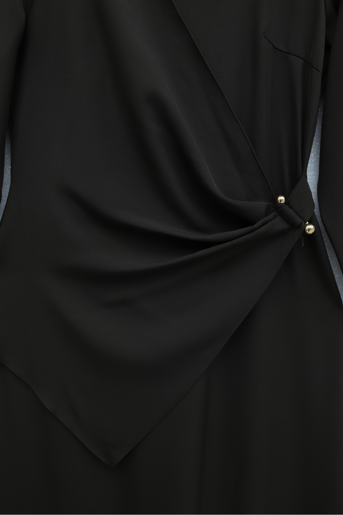 Çapraz Alerli Tokalı Yuvarlak Yaka İthal Krep Elbise -K. Kahve