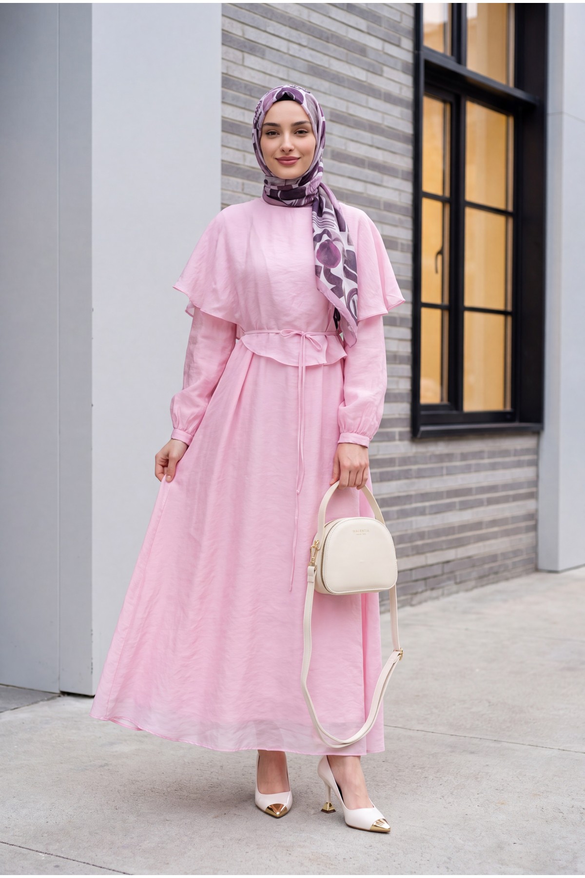 Yakası Pelerin Detaylı Astarlı Kemerli Tül Modal Elbise -Pembe