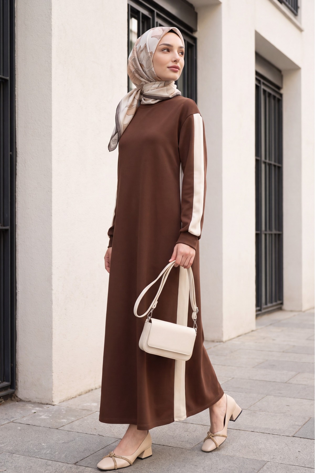 Oysho Dress with Contrasting Trim on the Sides and Sleeve -Brown