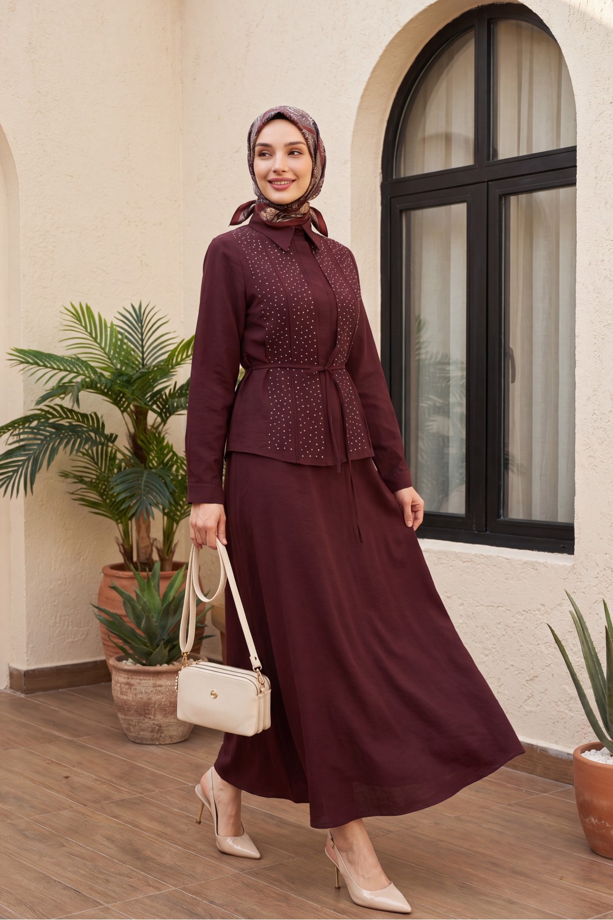 Polyviscose Set with Stone Detail at the Front and Belted Skirt, Lined -Dark Bordo