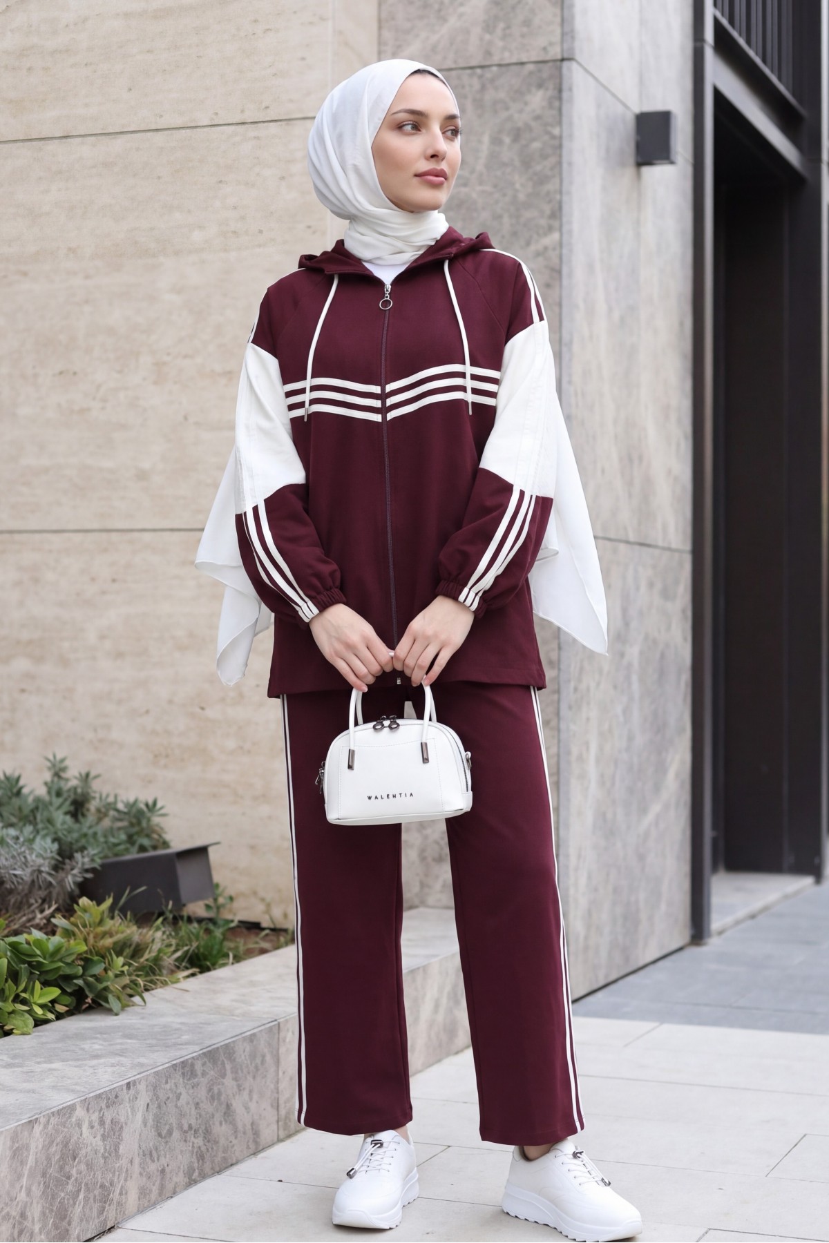 Hooded Set with Side-Striped Sleeves, Elasticated Pockets, and Matching Trousers -Damson