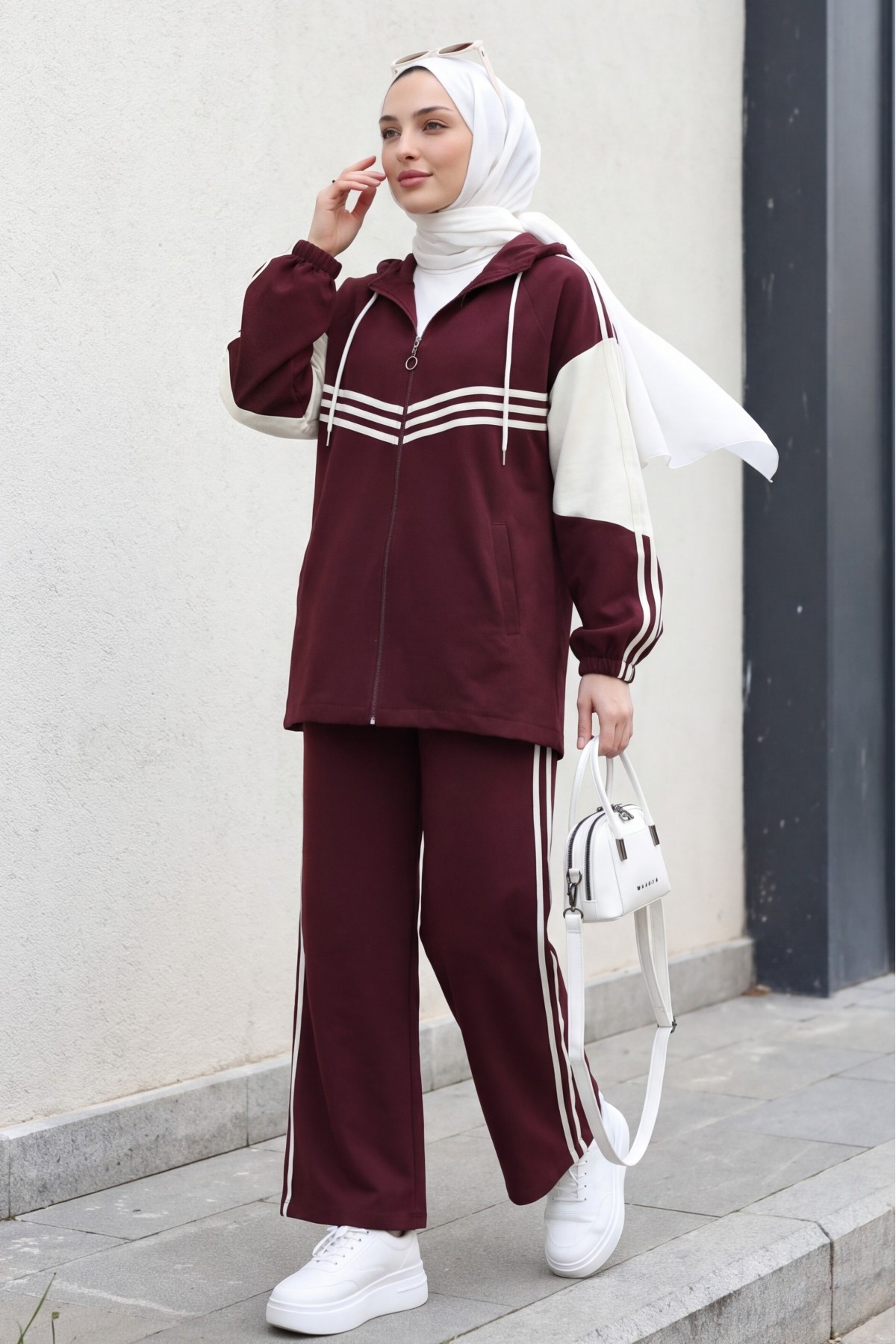 Hooded Set with Side-Striped Sleeves, Elasticated Pockets, and Matching Trousers -Damson