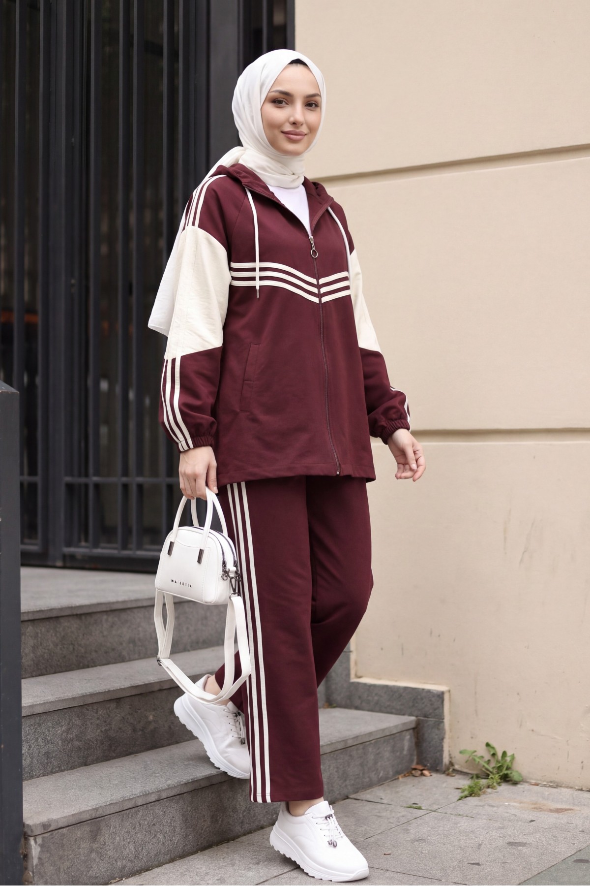 Hooded Set with Side-Striped Sleeves, Elasticated Pockets, and Matching Trousers -Damson