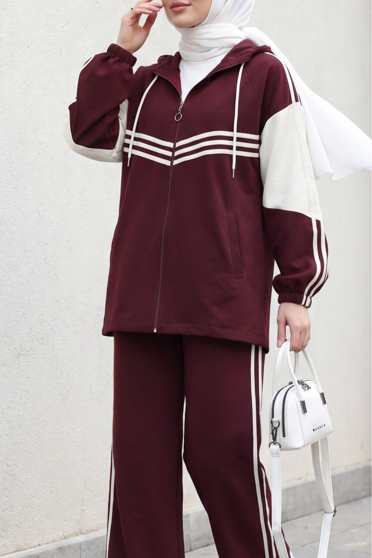 Hooded Set with Side-Striped Sleeves, Elasticated Pockets, and Matching Trousers -Damson