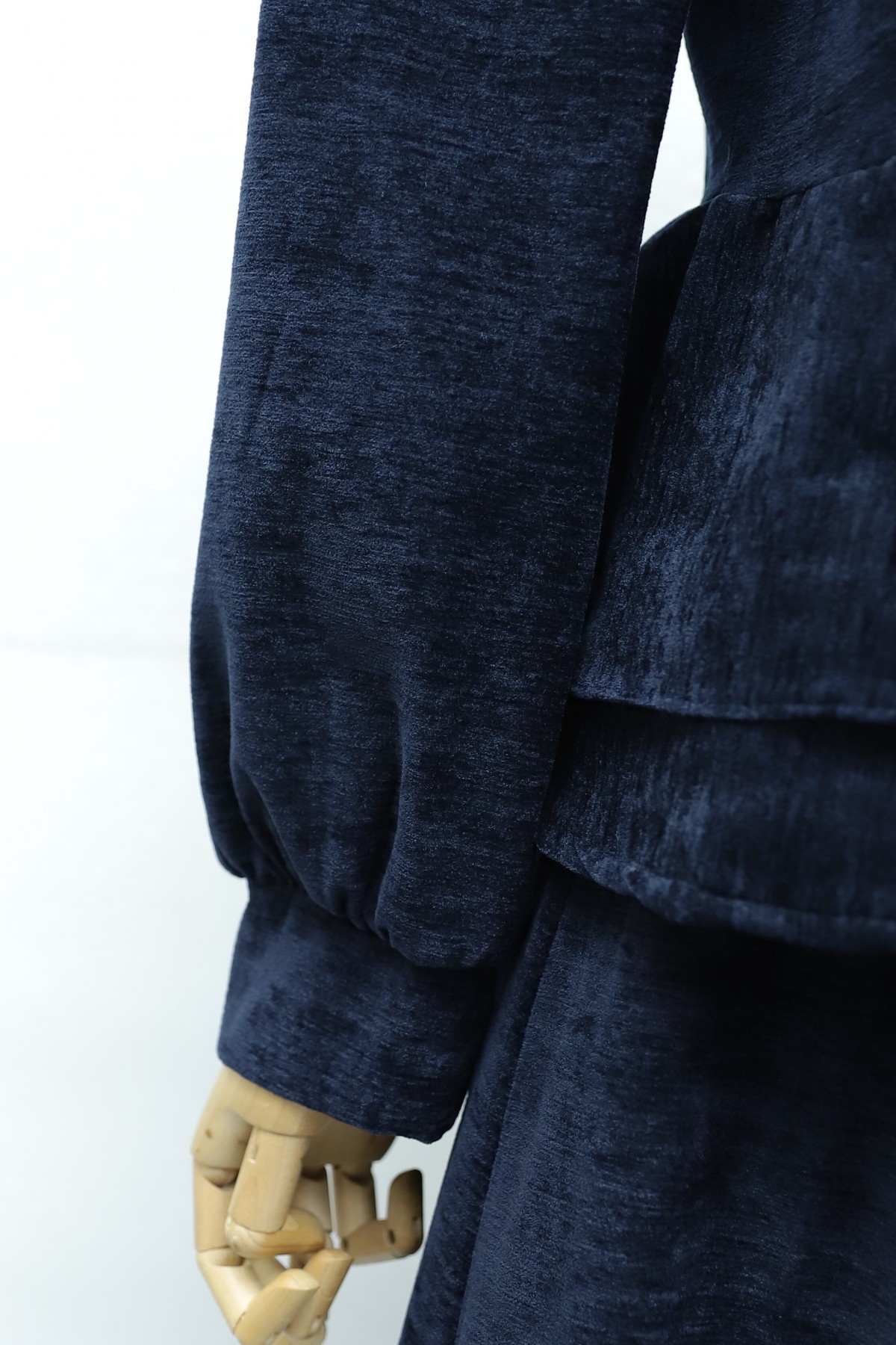 Velvet Set with Button-Front Skirt Featuring Pleat Detail -Navy blue