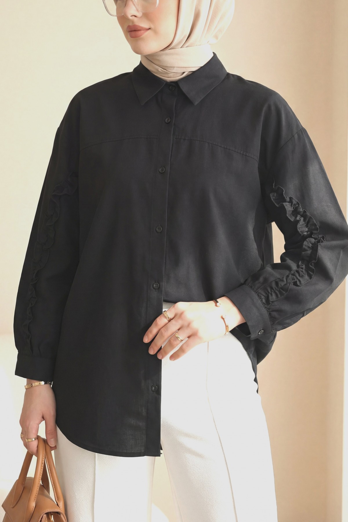 Buttoned Poplin Shirt with Ruffled Sleeves -Black