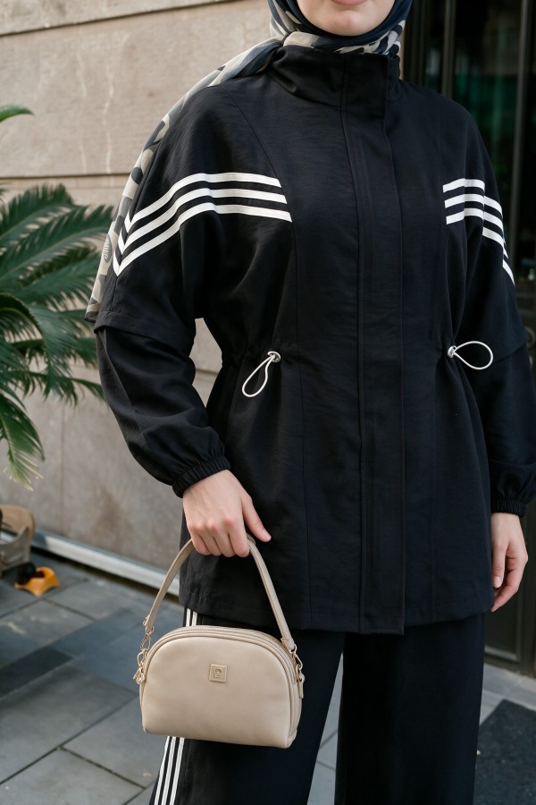Stand-up collar, striped cuffs and waist, elasticated waist, zippered suit. -Black