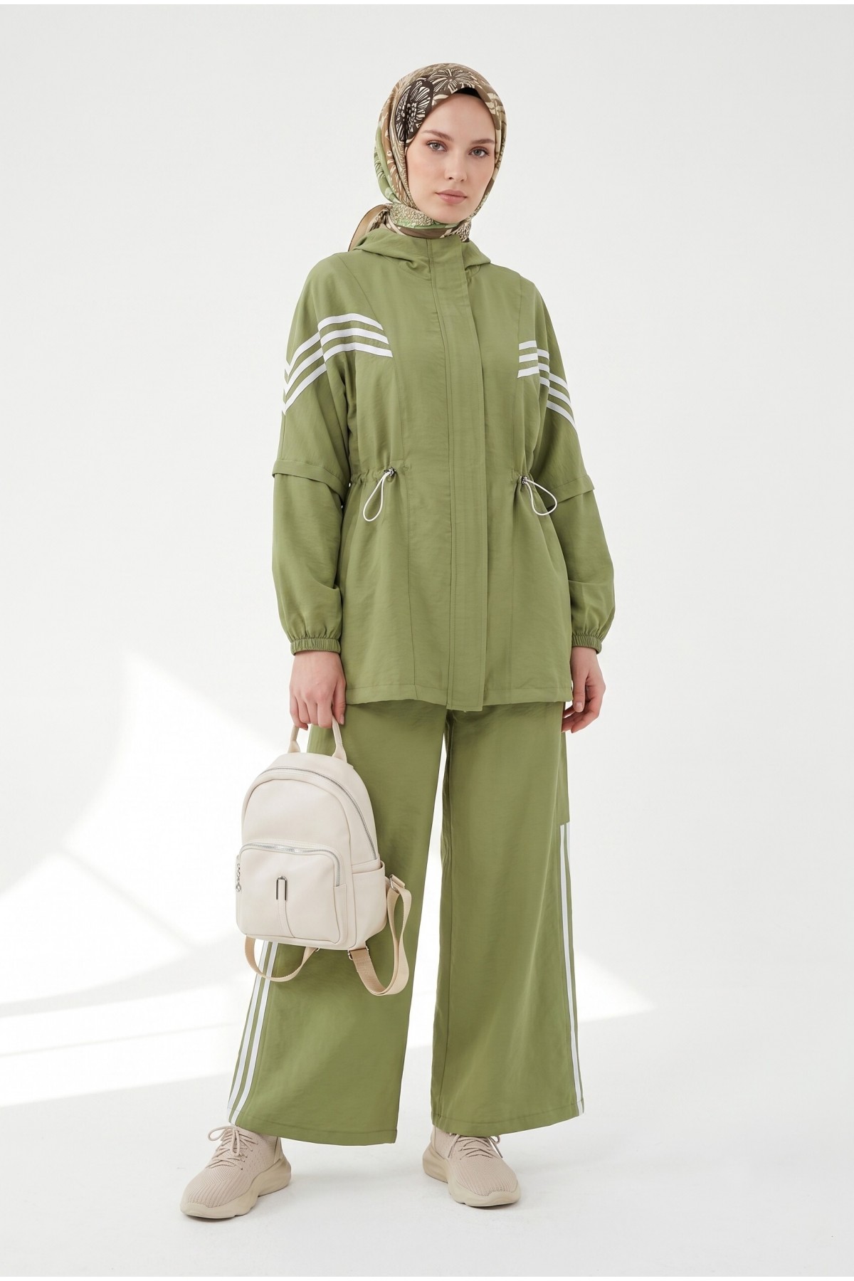 Stand -Cagla Green