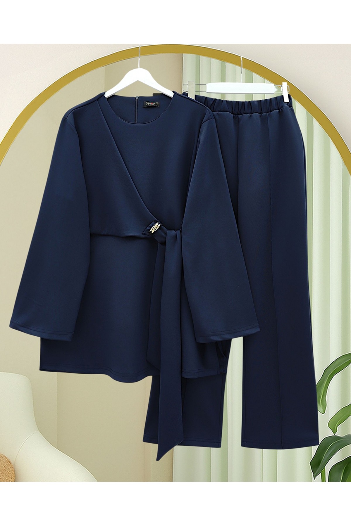 بدلة غوص ذات واجهة أمامية متقاطعة وشق -كحلي